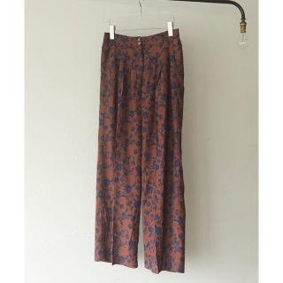 トゥデイフル(TODAYFUL)のTODAYFUL Flower Shantung Trousers(カジュアルパンツ)