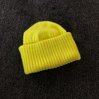 ユニクロ(UNIQLO)のUNIQLOU ピーニー　ニット帽　蛍光黄色(ニット帽/ビーニー)