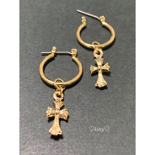 Chrome Hearts(クロムハーツ)の【フープピアス＋クロス イエローゴールド 2個】クロムハーツ好きに♪ メンズのアクセサリー(ピアス(両耳用))の商品写真