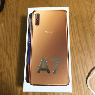 サムスン(SAMSUNG)のGalaxy A7 ゴールド 64GB(スマートフォン本体)