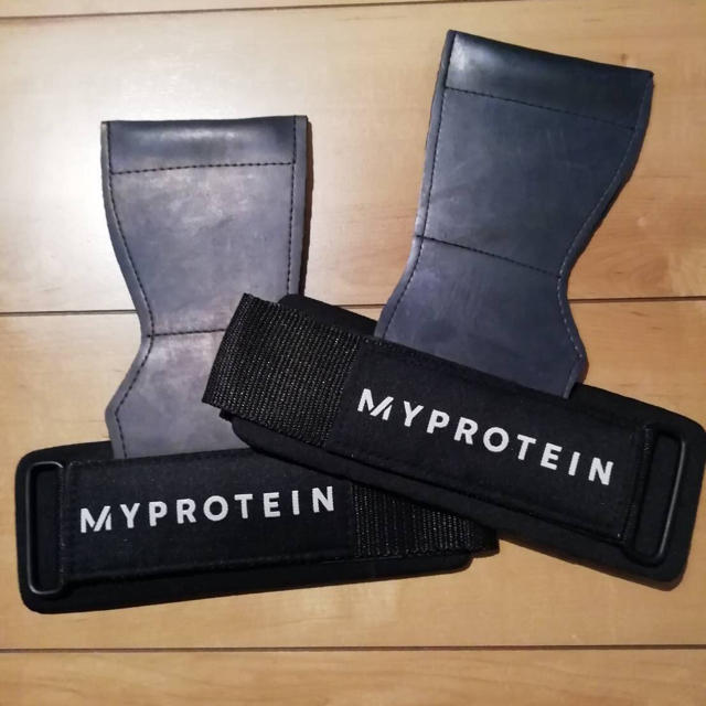 MYPROTEIN(マイプロテイン)のマイプロテイン パッド入り パワーグリップ 新品未使用☆☆ スポーツ/アウトドアのトレーニング/エクササイズ(トレーニング用品)の商品写真