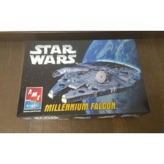 スターウォーズ　MPCのミレニアム・ファルコン号　プラモデル(模型/プラモデル)