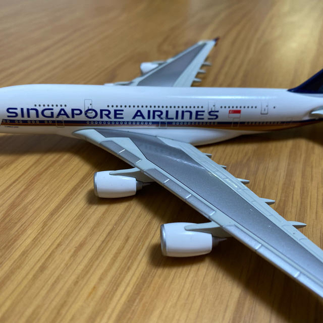 JAL(日本航空) レア非売品 限定 シンガポール航空 A380就航便記念品 1/400の通販 by ギル｜ジャル(ニホンコウクウ)ならラクマ