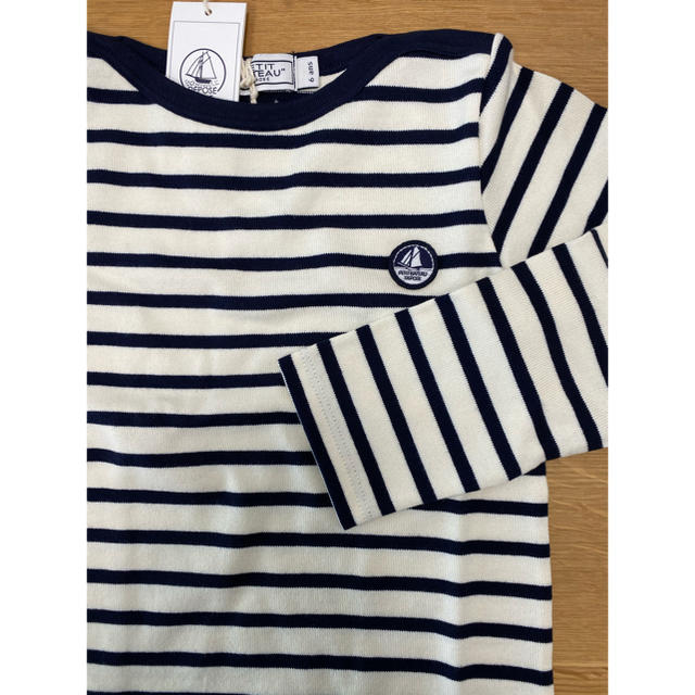 PETIT BATEAU(プチバトー)の【新品】2019AW プチバトー マリニエール長袖プルオーバー 白 6ans キッズ/ベビー/マタニティのキッズ服女の子用(90cm~)(Tシャツ/カットソー)の商品写真