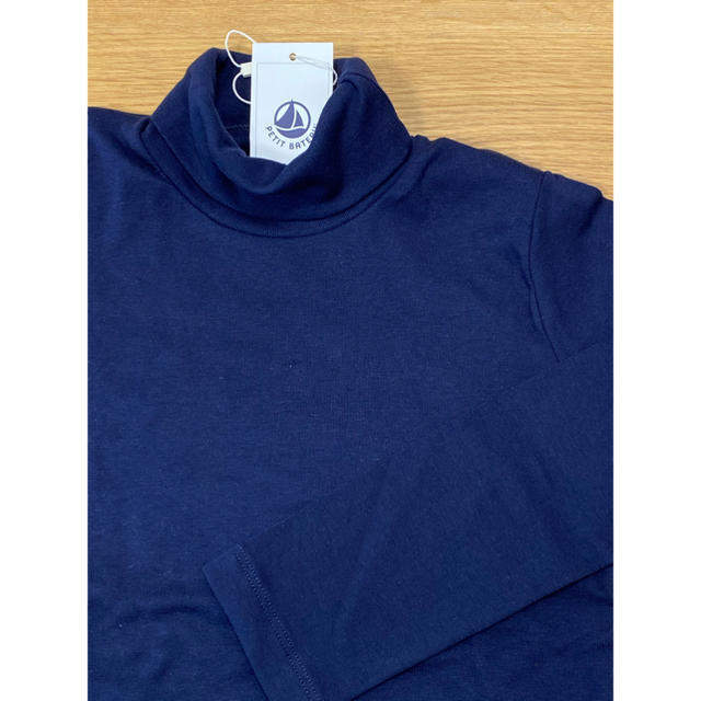 PETIT BATEAU(プチバトー)の【新品】プチバトー 裏起毛タートルネック 長袖Tシャツ ネイビー 8ans キッズ/ベビー/マタニティのキッズ服女の子用(90cm~)(Tシャツ/カットソー)の商品写真