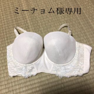 ワコール(Wacoal)のワコール　白とベージュのブラジャーセット(ブラ)