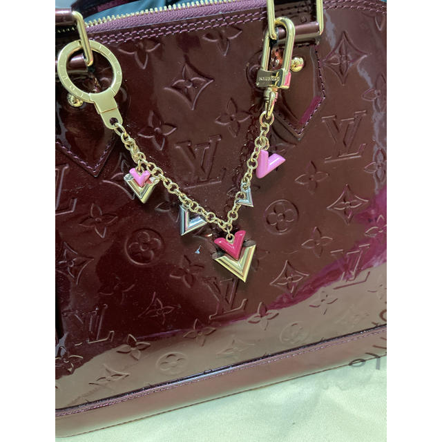 LOUIS VUITTON(ルイヴィトン)のルイヴィトン♡エセンシャル♡バッグチャーム♡確実正規♡ レディースのファッション小物(キーホルダー)の商品写真