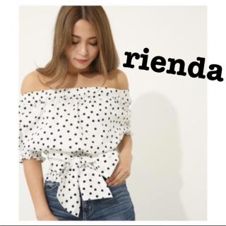 リエンダ(rienda)のリエンダ☆ドットオフショルダー(カットソー(半袖/袖なし))