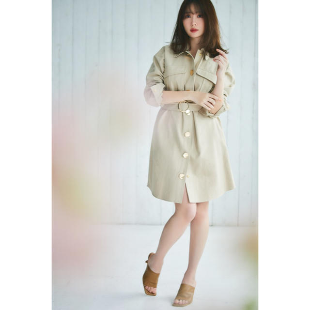 SNIDEL(スナイデル)のHerlipto Belted Cargo Shirt Dress ベージュ　M レディースのワンピース(ロングワンピース/マキシワンピース)の商品写真