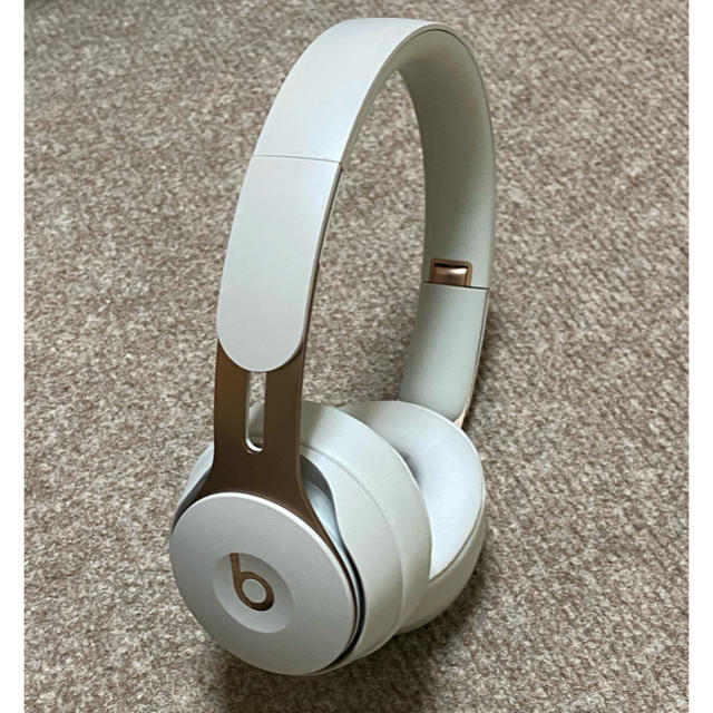 Beats by Dr Dre(ビーツバイドクタードレ)のbeats Solo pro グレイ スマホ/家電/カメラのオーディオ機器(ヘッドフォン/イヤフォン)の商品写真