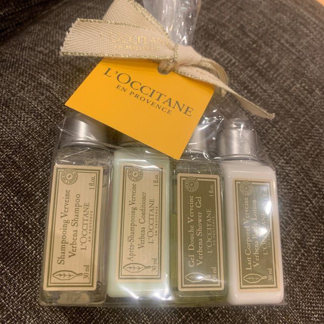 L'OCCITANE(ロクシタン)の【期間限定お値下げ中】L'OCCITANE バスアメニティセット（ヴァーベナ） コスメ/美容のキット/セット(サンプル/トライアルキット)の商品写真