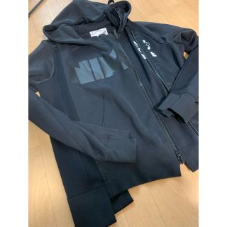 サカイ(sacai)のsacai nikeパーカー完売商品　(パーカー)