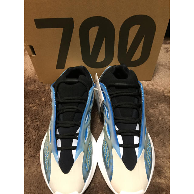 adidas(アディダス)のadidas YEEZY 700 V3 Arzareth 27cm メンズの靴/シューズ(スニーカー)の商品写真