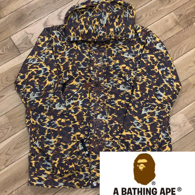 A BATHING APE(アベイシングエイプ)のア ベイシング エイプ ◼️希少品◼️レオパード　マウンテンパーカー   レディースのジャケット/アウター(ナイロンジャケット)の商品写真