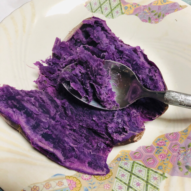 紫芋ーーパープルスイートロード2.6キロ 食品/飲料/酒の食品(野菜)の商品写真