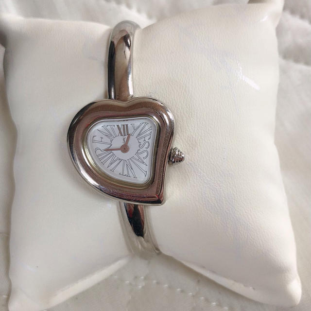 超激得大得価 Yves Saint Laurent Beaute 美品 YSL 腕時計の通販 by Jimin｜イヴサンローランボーテならラクマ 