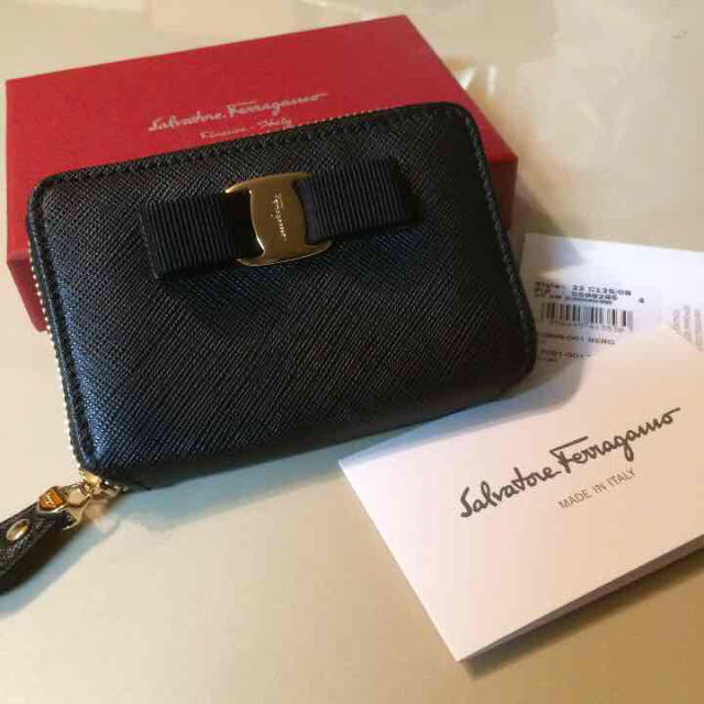 Salvatore Ferragamo(サルヴァトーレフェラガモ)の新品 Ferragamo コインケース レディースのファッション小物(コインケース)の商品写真