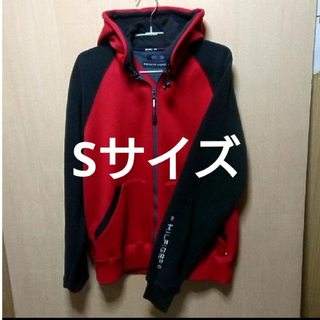 TOMMY HILFIGER(トミーヒルフィガー)のトミーヒルフィガー Sサイズ 赤 黒 パーカー メンズのトップス(パーカー)の商品写真