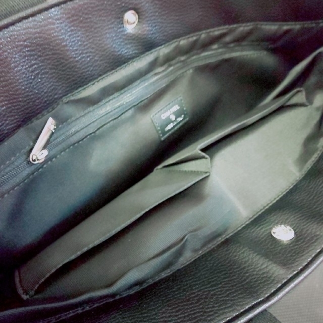 CHANEL(シャネル)のCHANEL トートバッグ ポーチ付き 新品未使用♡A4 NY VIPノベルティ レディースのバッグ(ハンドバッグ)の商品写真
