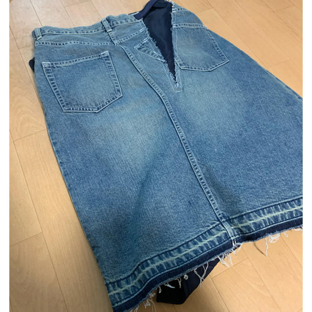 sacai(サカイ)のsacai サカイ　プリーツデニムスカート　2019aw レディースのスカート(ひざ丈スカート)の商品写真