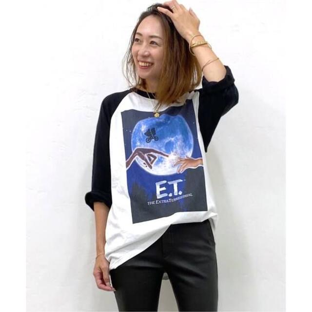 E.TラグランスリーブTシャツ