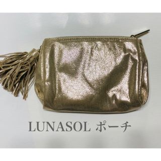 ルナソル(LUNASOL)のルナソル　クリスマスコフレマチ付きポーチ　ゴールド(ポーチ)