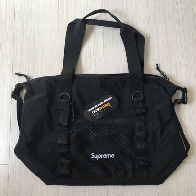 Supreme(シュプリーム)のシュプリーム  トートバッグ ブラック Zip tote supreme メンズのバッグ(トートバッグ)の商品写真