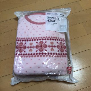 ユニクロ(UNIQLO)のピンク　プリースパジャマ(パジャマ)