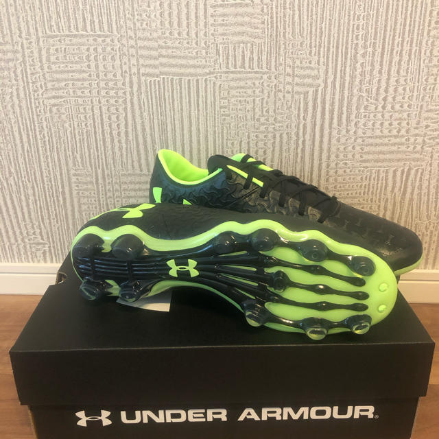 UNDER ARMOUR(アンダーアーマー)の【未使用】アンダーアーマーサッカースパイク28センチ スポーツ/アウトドアのサッカー/フットサル(シューズ)の商品写真