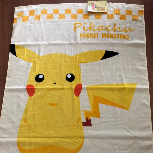 ポケモン(ポケモン)の新品☆ピカチュウお昼寝タオルケット キッズ/ベビー/マタニティの寝具/家具(タオルケット)の商品写真