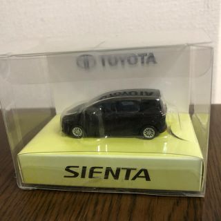 トヨタ(トヨタ)の【非売品】TOYOTA SIENTA ミニカー(ミニカー)