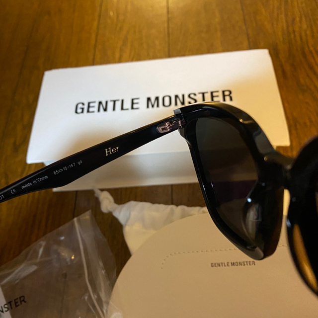 GENTLE MONSTER サングラス HER 01 レディースのファッション小物(サングラス/メガネ)の商品写真
