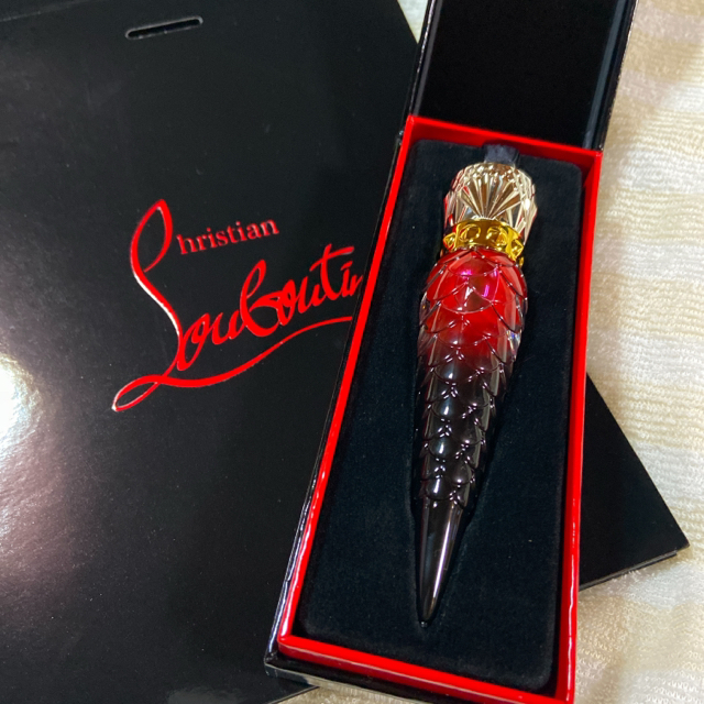 Christian Louboutin(クリスチャンルブタン)の新品未使用♡ルブタン ルージュ ルビベル コスメ/美容のベースメイク/化粧品(リップグロス)の商品写真