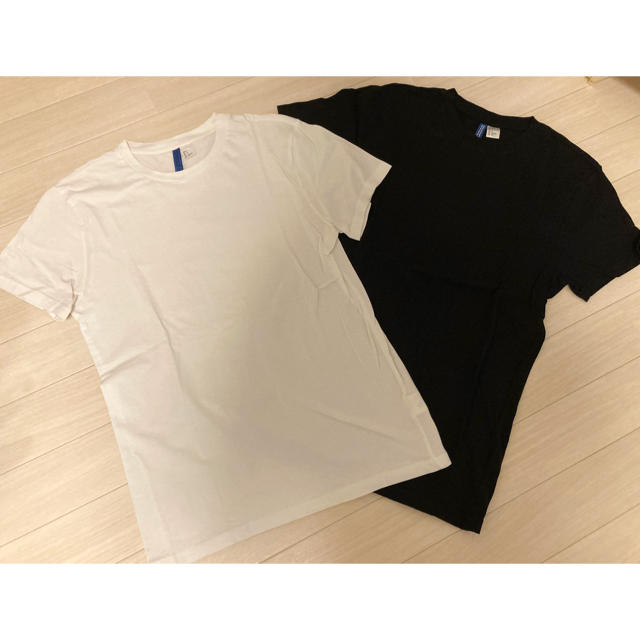 H&M(エイチアンドエム)のH&M 無地Tシャツ(白黒)2点セット メンズのトップス(Tシャツ/カットソー(半袖/袖なし))の商品写真