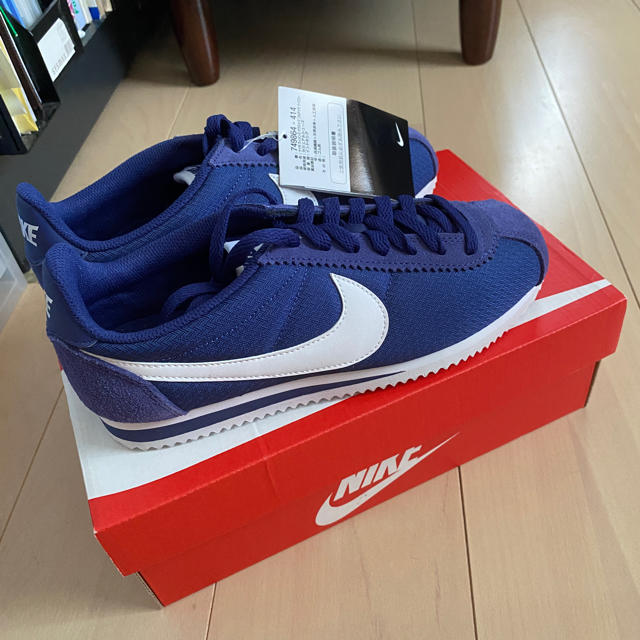 NIKE(ナイキ)の【送料無料】WMN NIKE CLASSIC CORTEZ NYLON 24.5 メンズの靴/シューズ(スニーカー)の商品写真