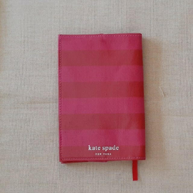 kate spade new york(ケイトスペードニューヨーク)のKate spade ブックカバー エンタメ/ホビーのエンタメ その他(その他)の商品写真