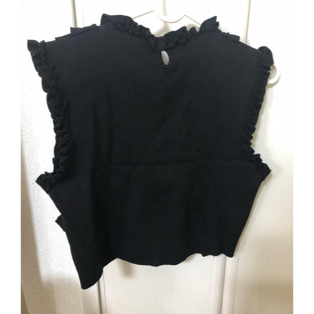 ZARA(ザラ)の♡sanさま専用♡ZARA フリル ノースリーブ ニット ブラック レディースのトップス(タンクトップ)の商品写真