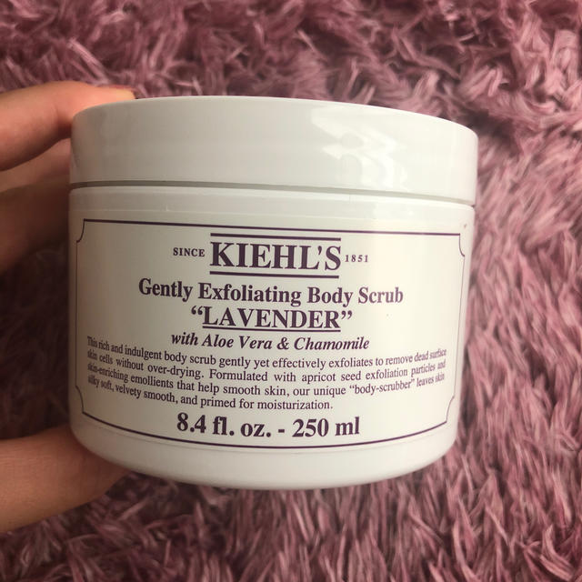 Kiehl's(キールズ)のキールズ　KIEHL'S ボディスクラブ　ラベンダー　250ml コスメ/美容のボディケア(ボディスクラブ)の商品写真