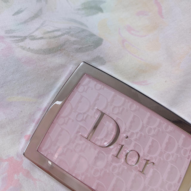 dior バックステージ　ロージーグロウ　003パール　限定色