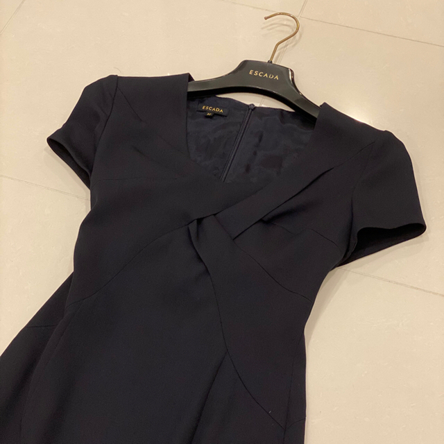 48%割引 安い ESCADA - エスカーダ ネイビー ワンピース ひざ丈