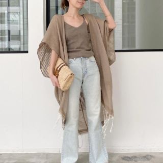 アパルトモンドゥーズィエムクラス(L'Appartement DEUXIEME CLASSE)の【SU】PARIS (MIDLENGTH FRINGEDVEST)カーディガン(カーディガン)