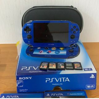 プレイステーションヴィータ(PlayStation Vita)のPS Vita本体他ソフ卜5種類ケ一ス付き(携帯用ゲーム機本体)