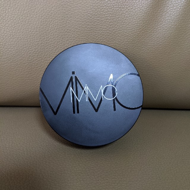 MiMC(エムアイエムシー)のMiMC ミネラルリキッドリーファンデーション　205 コスメ/美容のベースメイク/化粧品(ファンデーション)の商品写真