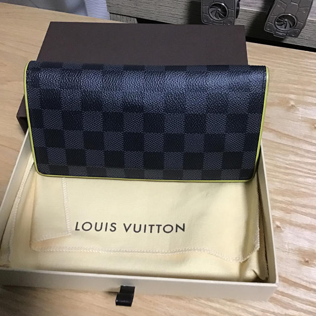 ＬＯＵＩＳ ＶＵＩＴＴＯＮダミエグラフィット長財布