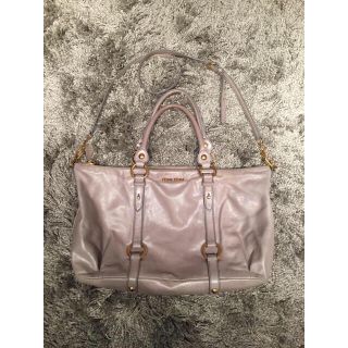 ミュウミュウ(miumiu)のmiumiu グレー バック(ショルダーバッグ)