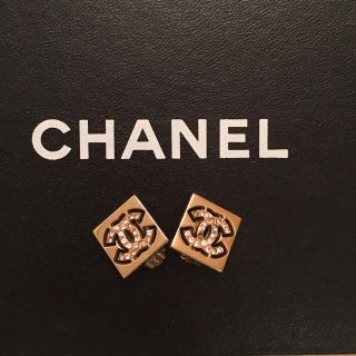 シャネル(CHANEL)のシャネル イヤリング♡ゴールド×ピンク(イヤリング)