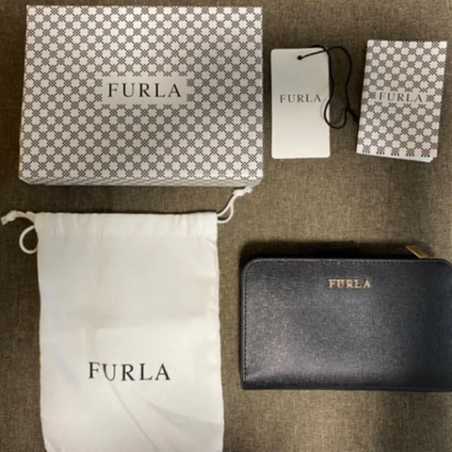 値下げ！！新品未使用★FURLA 二つ折り財布