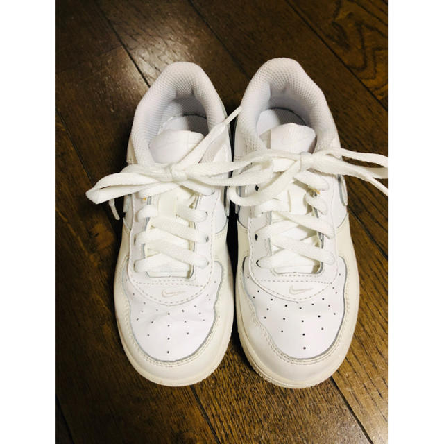 NIKE(ナイキ)のNIKE キッズ スニーカー AIRFORCE1 キッズ/ベビー/マタニティのキッズ靴/シューズ(15cm~)(スニーカー)の商品写真