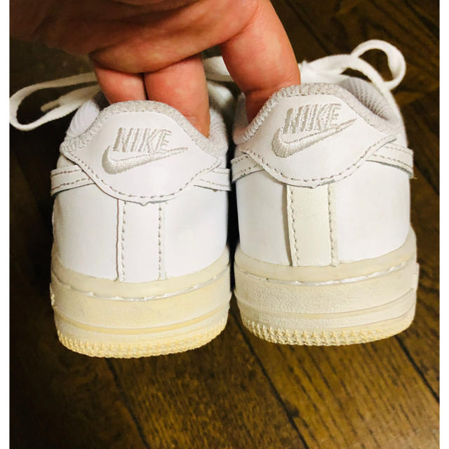 NIKE(ナイキ)のNIKE キッズ スニーカー AIRFORCE1 キッズ/ベビー/マタニティのキッズ靴/シューズ(15cm~)(スニーカー)の商品写真