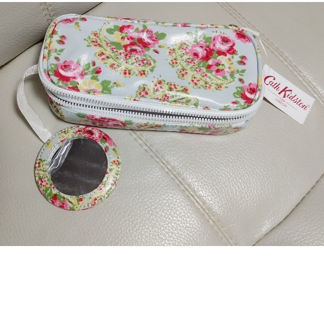 Cath Kidston(キャスキッドソン)の新品未使用キャスキッドソンポーチ レディースのファッション小物(ポーチ)の商品写真